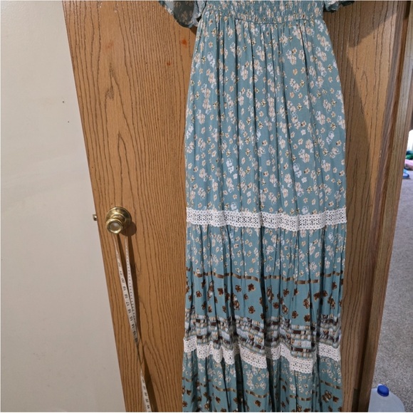 In Loom Maxi Dress with Lace Trim - Picture 4 of 4